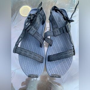 New Men’s Columbia Gray Titanium Helix Sandals size 14